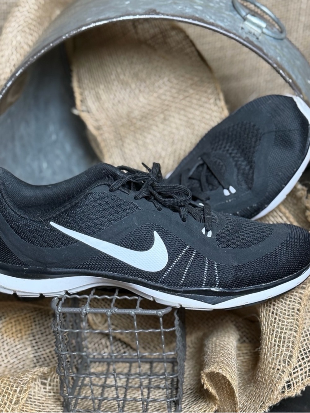 EUC Nike Black & White Training Flex TR6 Running Sneakers Size 9W - Picture 2 of 3